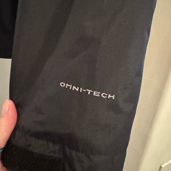 Columbia Women’s Omni Tech Ski Jacket with detachable hood - Picture 4 of 7